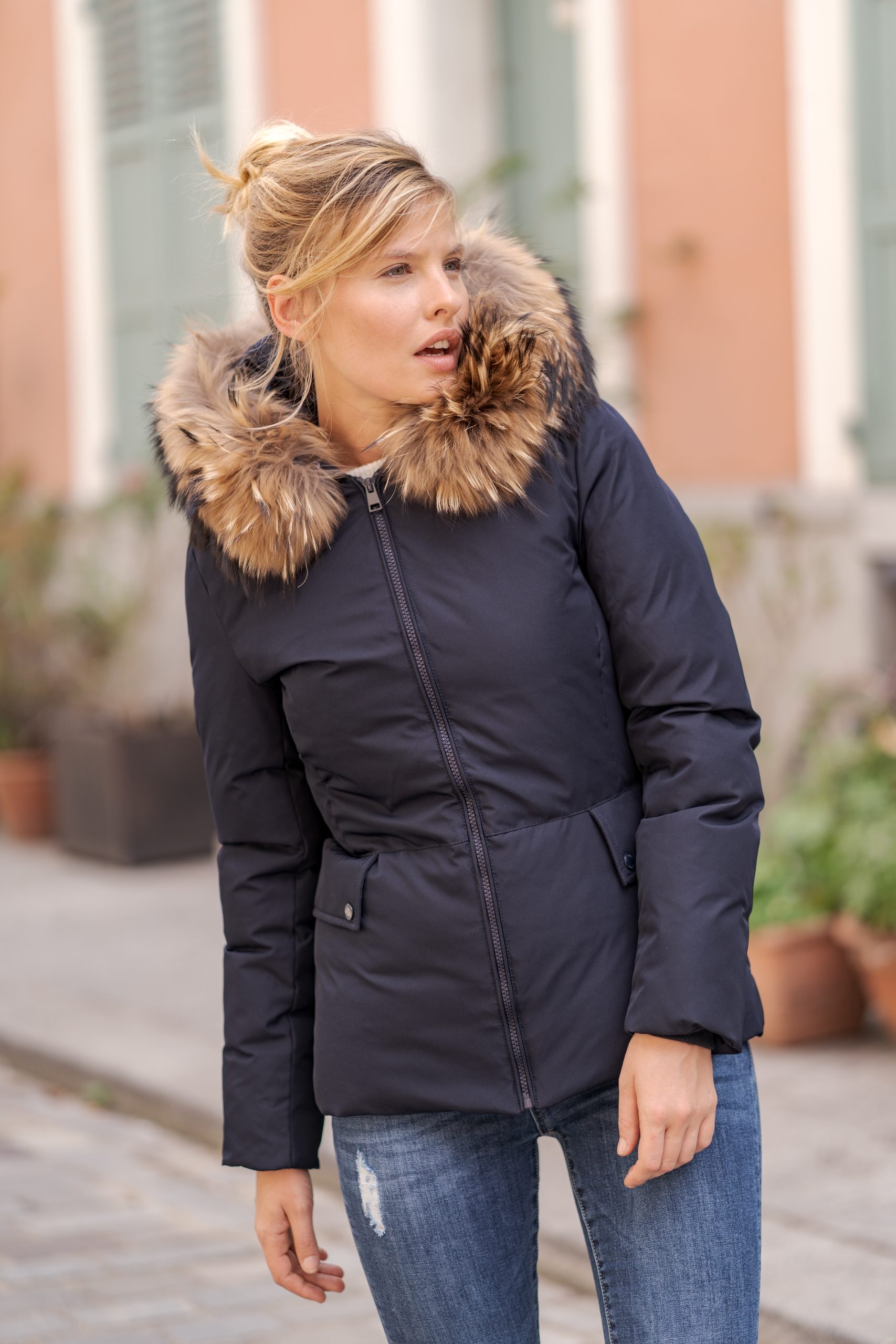 Cornwall ziek Woud Dames korte blauwe winterjas met bontkraag -Milena – BK Leder