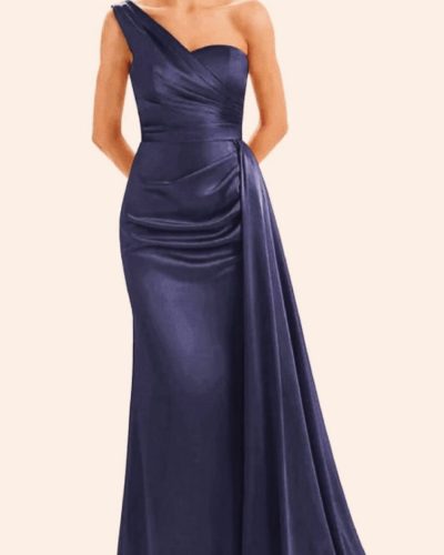 Navy blauwe one-shoulder galajurk met sleep -Avena - bestel bij BK Leder Navy blauwe one-shoulder galajurk met sleep -Avena