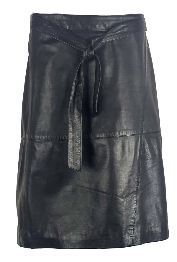 Knielange leren rok met tailleriem in zwart-Elle