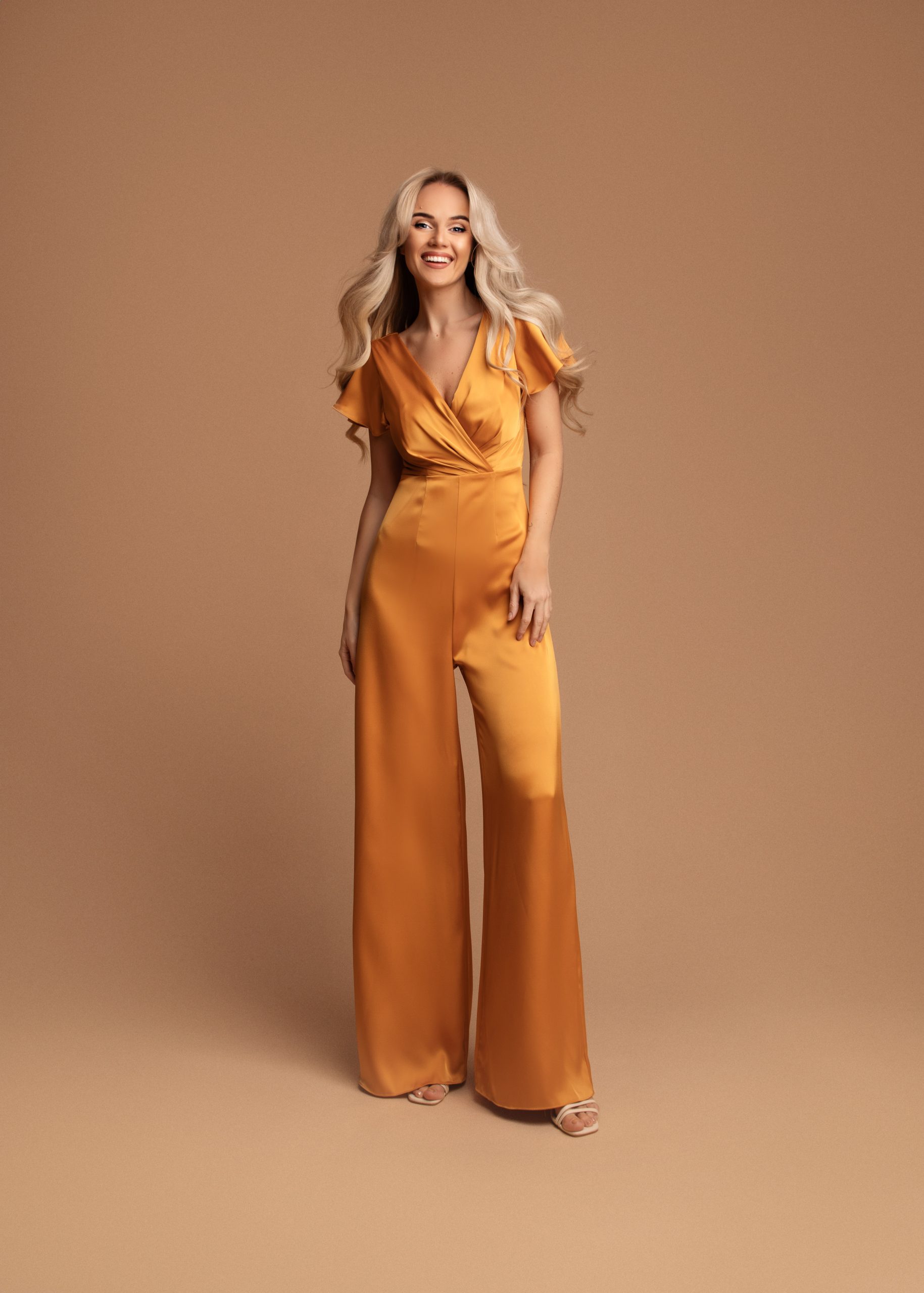 Oranje Gala Jumpsuit – Carmina - bestel bij BK Leder Oranje Gala Jumpsuit - Carmina